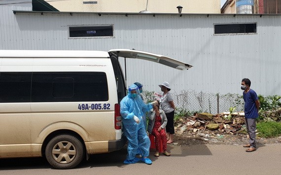 林同省職能力量當前正在加強追蹤所有與F0密切接觸者。（圖源：VOV）