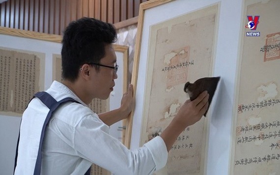 漢喃堂:修復師“妙手回春” 讓古籍重獲新生