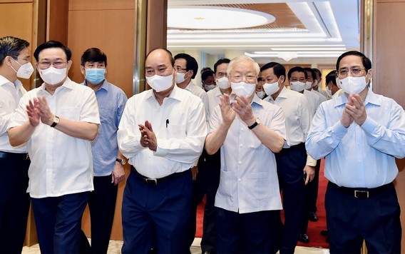 黨、國家與人民對新屆政府寄予厚望