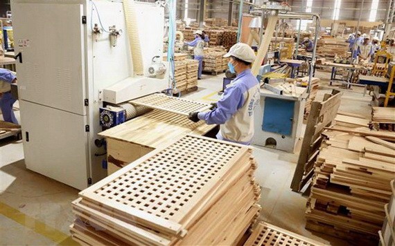 Woodsland公司的木製傢具生產車間一瞥。(圖源:越通社)