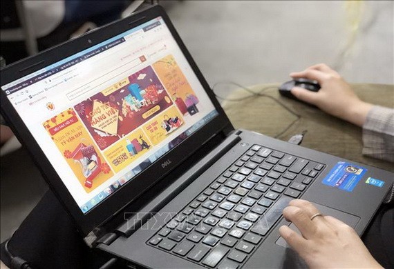 疫情期間，許多人已網購商品。