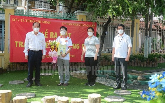 市衛生廳及第六郡領導出席“流動醫療站”啟動儀式。(圖源:市黨部新聞網)