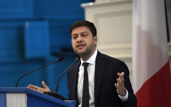 馬賽市長 Benoît Payan 向媒體稱“槍支太容易買到”。（圖源：AFP）