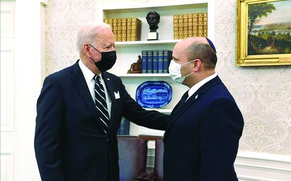 美總統拜登（左）與以色列總理貝內特舉行會晤。