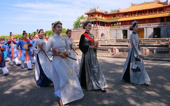 將越南長衫列入非物資文化遺產名列