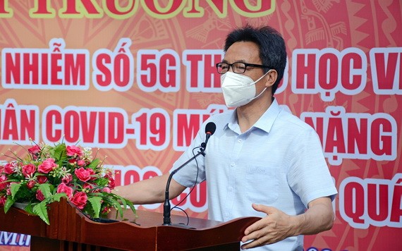 政府副總理武德膽在國防部5G傳染病野戰醫院的落成啟用儀式上致詞。（圖源: 春強）
