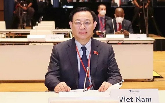 越南國會主席王廷惠出席第五次世界議長大會開幕儀式。(圖源:Quochoi.vn)