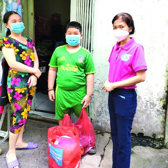 第十一郡展開傳遞愛心活動