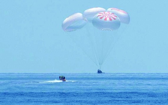 「靈感４號」任務成功４平民返回地球