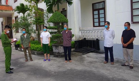 被抓獲的 5名歹徒。（圖源：警方提供）