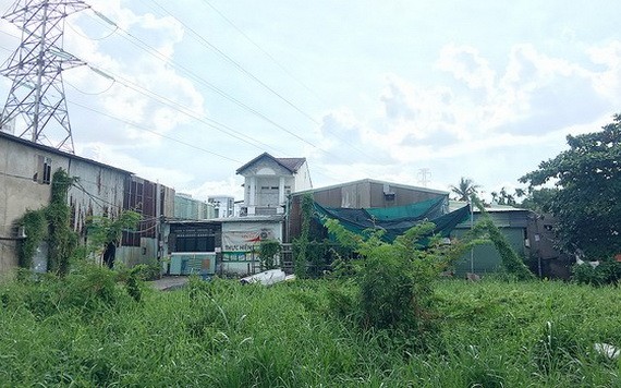 在高壓電線下的居民區獲規劃投興醫療站及醫院。