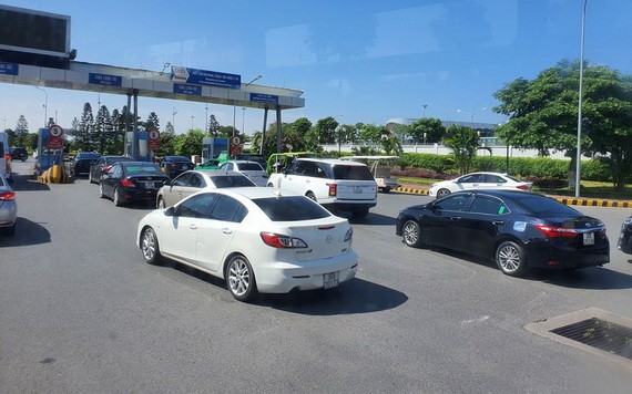 據新規定，須繳納陸路使用費的對象是已註冊、檢定以流通的陸路交通工具，包括汽車、牽引車和類似車輛。