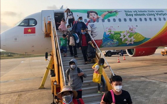 乘客下機。（示意圖源：互聯網）