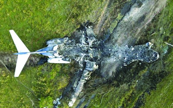 美飛機墜毀   21人全部生還