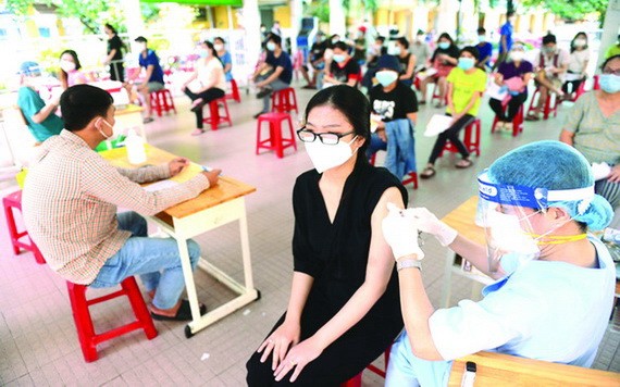 本市已快速展開為民眾接種新冠疫苗計劃。