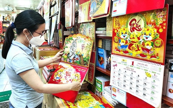 雖然已經是10月份，但購買2022年日曆的客戶仍寥寥無幾。