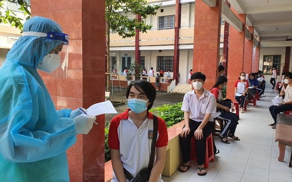 平陽省開始為學生接種新冠疫苗。(圖源:越通社)
