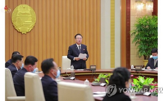 朝鮮在10月29日召開的第十四屆最高人民會議常任委員會第十七次全體會議上通過了《國際商品展覽會法》。（圖源：韓聯社）
