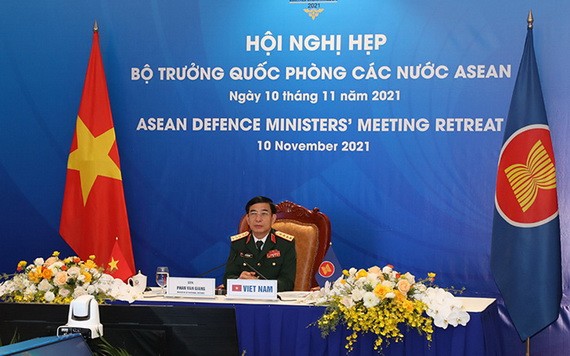 國防部長潘文江大將出席東盟各國國防部長會議。(圖源:孟雄)