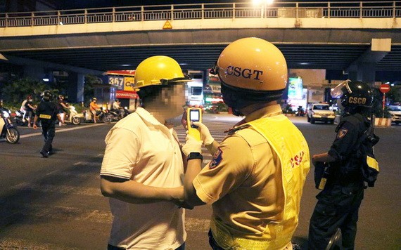 在社交隔離後，人們想聚一聚及喝個痛快的心態會引起交通安全隱患。