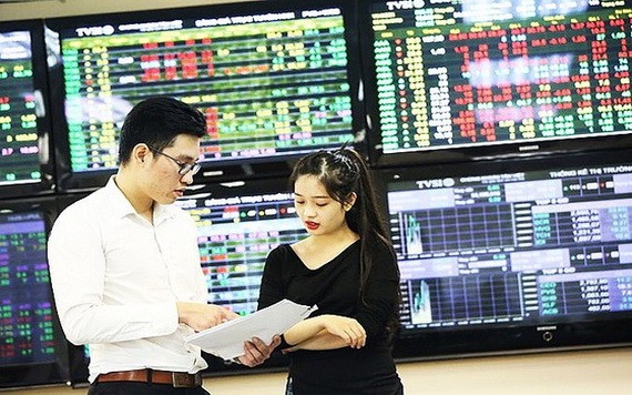 投資者們正了解證券市場走勢。