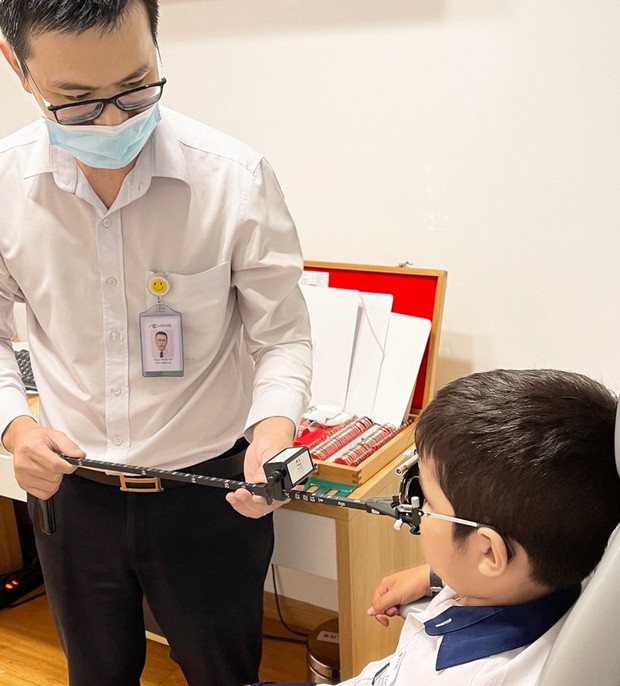 社交隔離後近視度數大增 ảnh 1