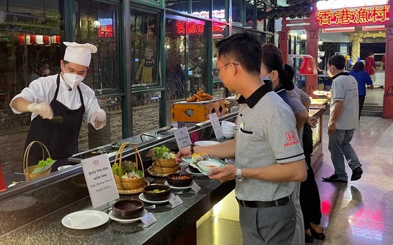 溫莎 Café Central 自助餐擁有多種食材供食客選擇。