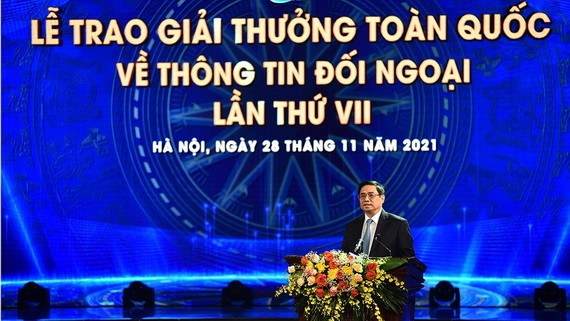 政府總理范明政在第七次全國對外新聞獎頒獎儀式上發表重要講話。（圖源：明維）