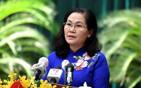 市人民議會主席阮氏麗會上發言。(圖:越勇)