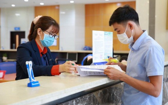 多家銀行提供順利的僑匯支付服務及附贈禮物以吸引僑匯。