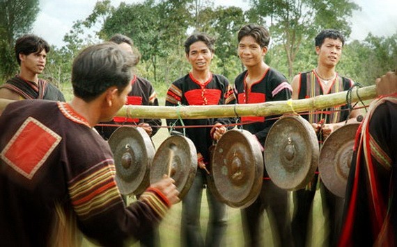 西原高地鑼文化藝術表演。