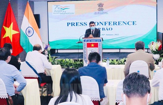 印度駐本市總領事馬丹‧莫漢‧斯蒂在新聞發佈會上發言。（圖：市黨部新聞網）