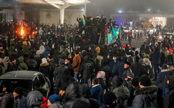 阿拉木圖13名執法人員死亡353人受傷。（圖：互聯網）