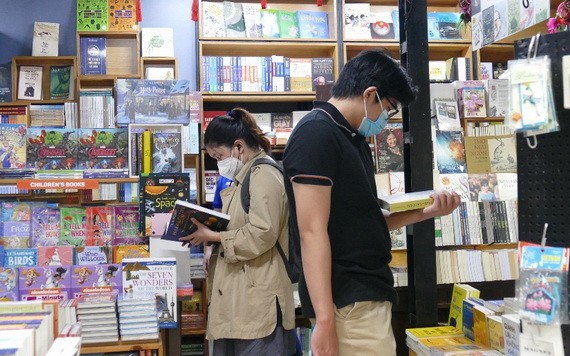 本市疫情處於低風險地區，民眾生活恢復正常。