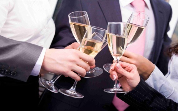 酒精中毒有何症狀？