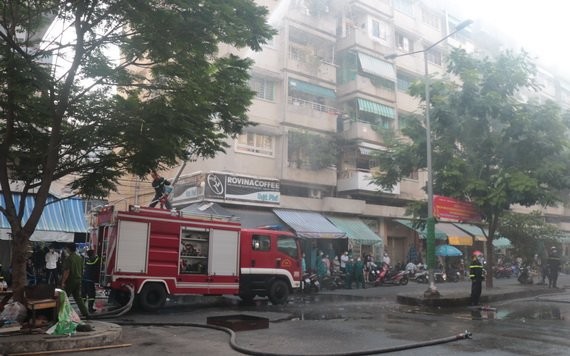  消防演習現場。