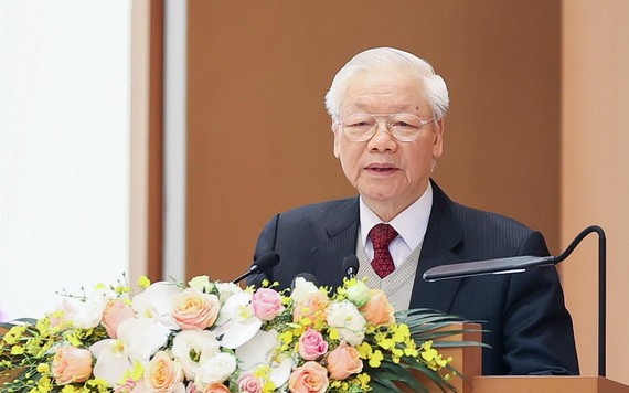 阮富仲總書記在會議上發表指導意見。