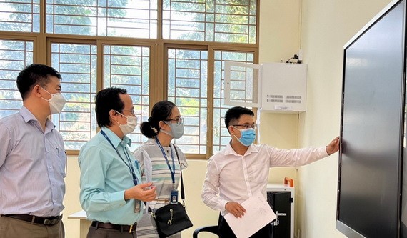 市人文社科大學中華學設立多媒體教室