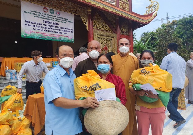 第八郡慈善團赴永隆行善 ảnh 1