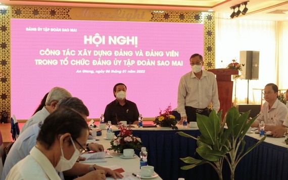 安江省人民議會主席、省委常務副書記黎文能高度評價晨星集團在生產經營、黨建設工作的成果。