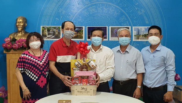 本報向各華人單位拜年 ảnh 1