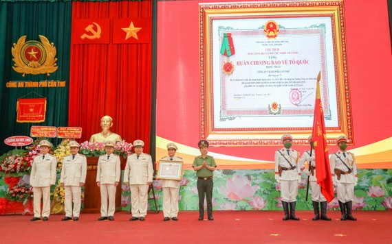 授章儀式現場。（圖：林英）