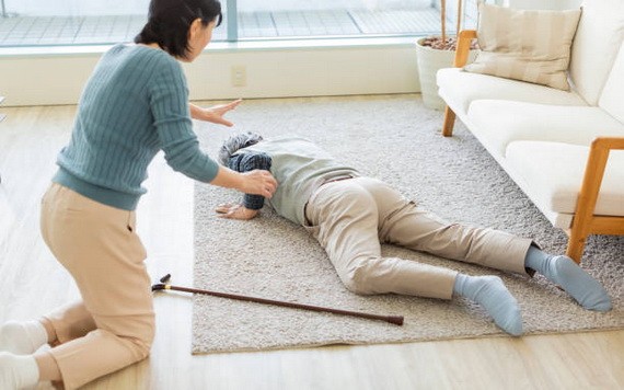 長者事故傷害死亡原因第二位「跌倒」