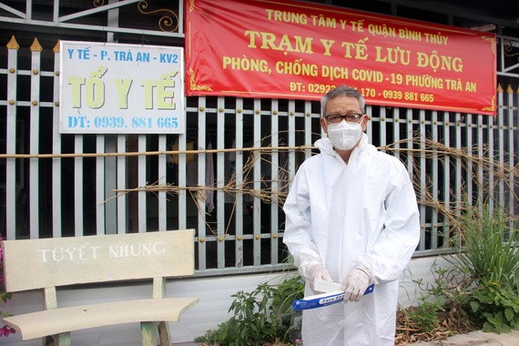 黃克獻樂意在自家開辦流動醫療站。