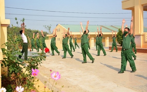 741號團1號營戰士正做運動。