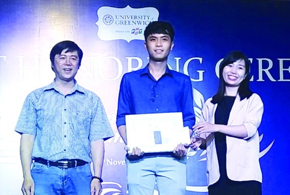 姚慶和獲得2020年全校優秀生稱號。