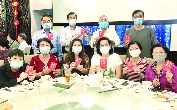 福中校友會執委歡聚留影。