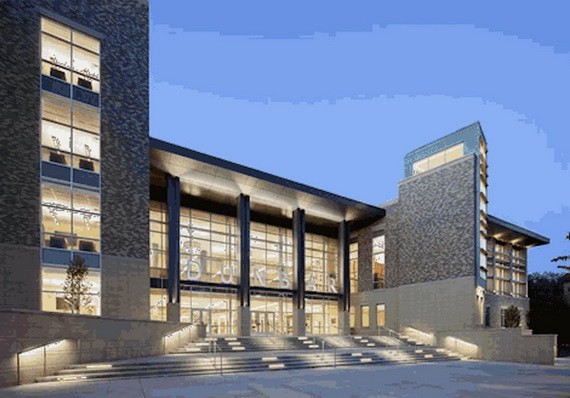 Dunbar高中近兩日接連收到炸彈警告，學校緊急關閉，原定8日到該校參加非裔紀念活動的仁德龍也被迫撤離。（圖：Dunbar））