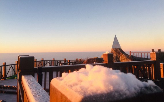 番西邦峰現冰霜