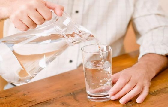 一天喝夠8杯水健康才達標?